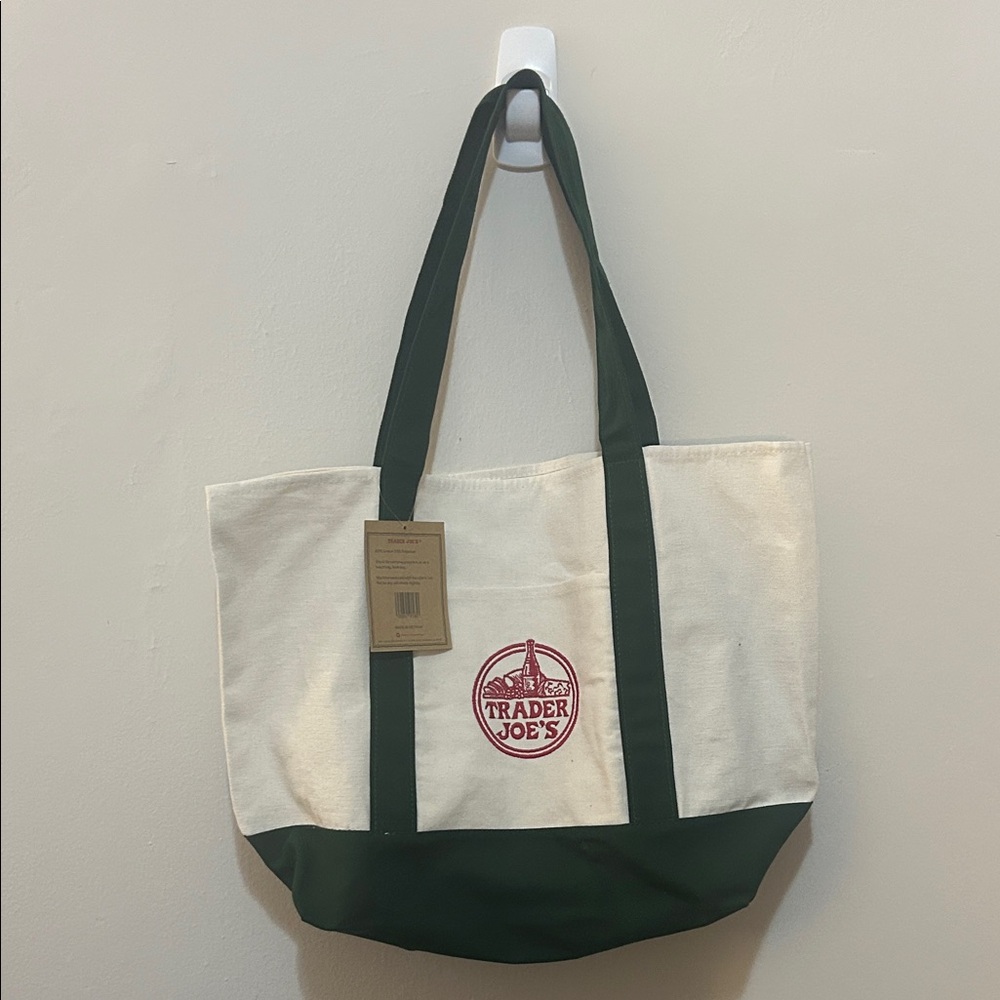Trader Joe's Green and Cream Tote Bag NWT